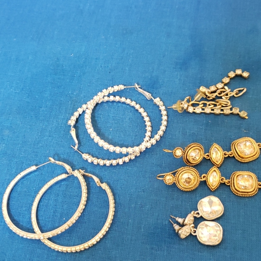 Earings - Picture 3 of 4